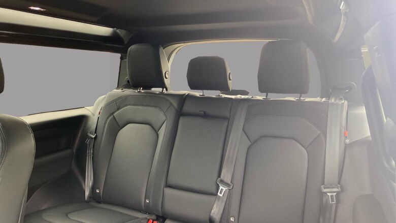 Land Rover Defender 3.0 D250 X-Dynamic SE 90 3dr Auto Diesel Estate